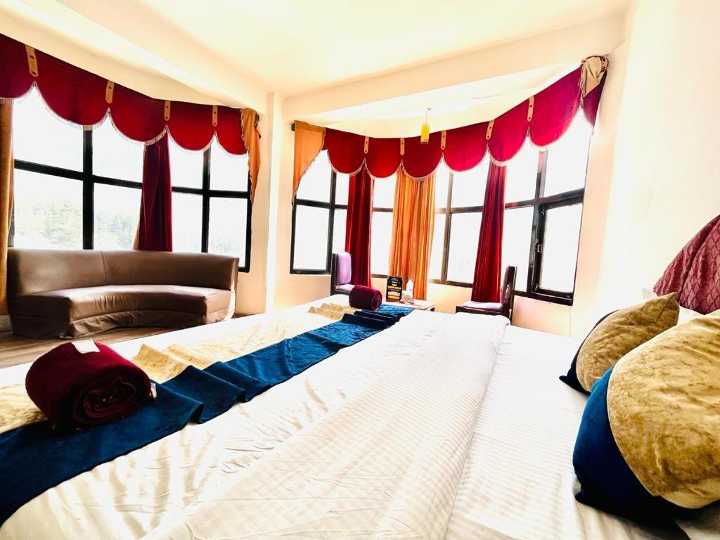 Hotel Hadimba Palace - Free Pickup From Volvo Bus Stand Manali  Exterior photo